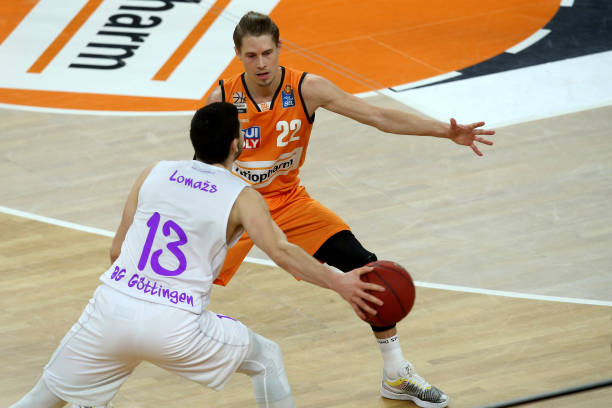 而西海岸虽 而西海岸虽